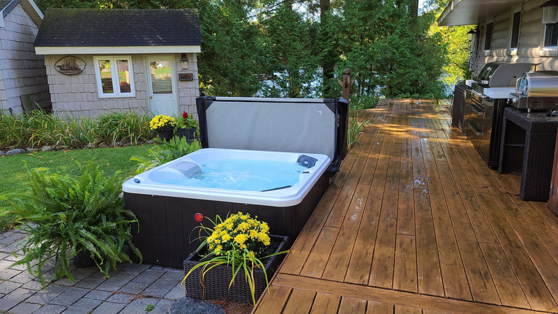 Manitoba 4-Person 15-Jet Portable Hot Tub