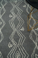 5x8 Gray and White Tribal Hand Tufted Textured Loop Area Rug