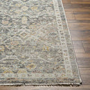 Randa Traditional Black/Beige Area Rug