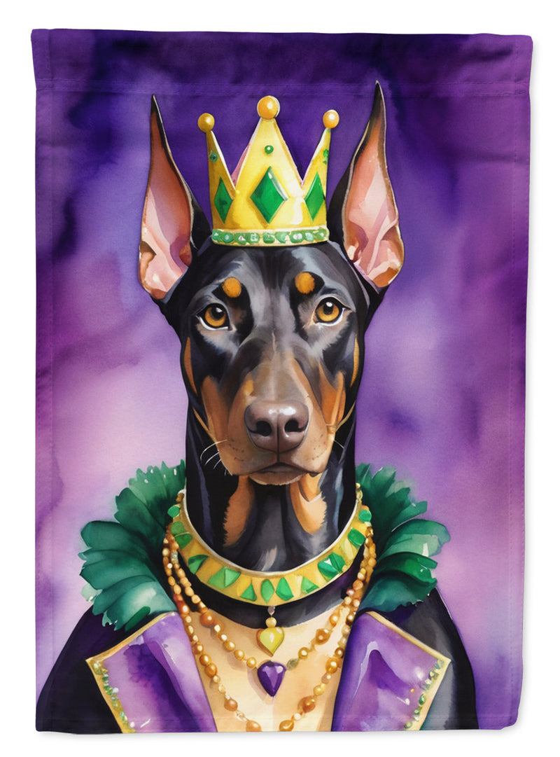 King shops doberman