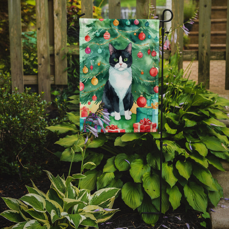 Chantilly Tiffany Cat By the Christmas Tree Garden Flag