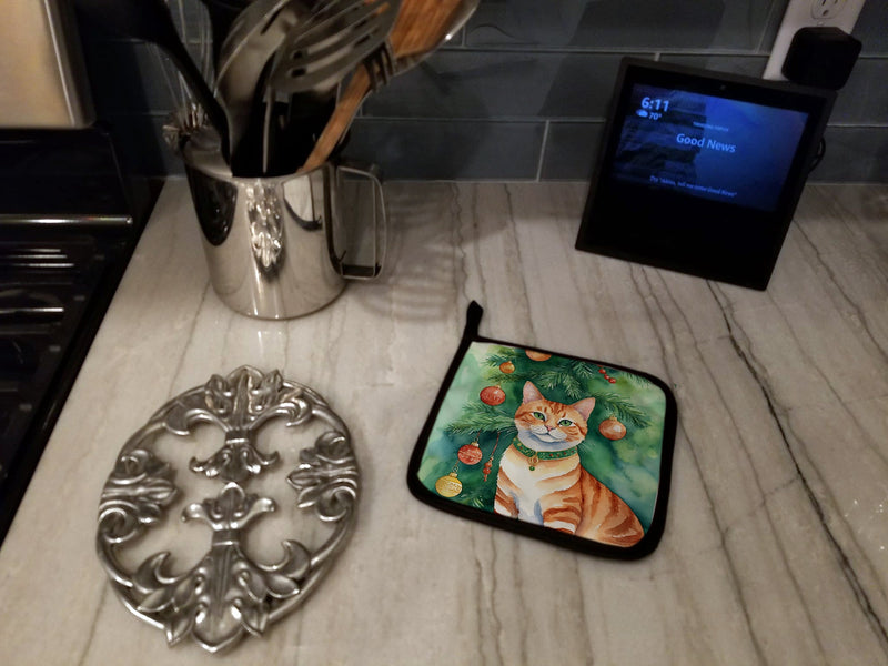 Suphalak Cat By the Christmas Tree Pair of Pot Holders