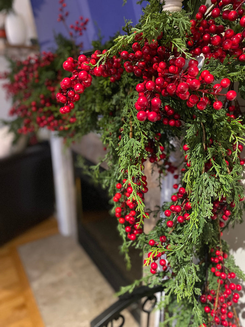 9ft Cedar and Red Berry Garland