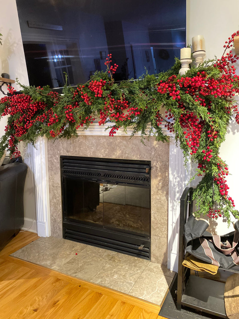 9ft Cedar and Red Berry Garland