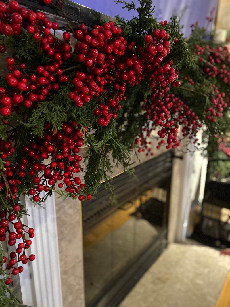 9ft Cedar and Red Berry Garland