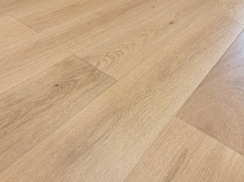 Engineered Hardwood European Oak 7.5" Wide, 74.8" RL, 0.59" Thick Wirebrushed Andaz Grant Beige - Mazzia Collection profile view