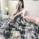 DecorBites™ Cozy Gradient Bubble Fleece Throw Blanket, Plush All-Season Nap Blanket