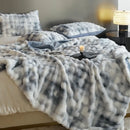 DecorBites™ Cozy Fleece Throws - Soft Plaid Blankets for Warmth and Comfort
