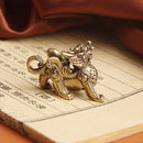 1pcs Retro Brass Lucky Bullfighting Statue Home Decoration Copper Animal Miniature Figurine Bring Wealth Office Desk Decor