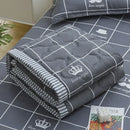 DecorBites™ Daisy Print Quilt for Spring Summer, Queen Size, Mechanical Wash, Comfortable Blanket