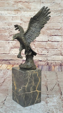 Swooping Eagle Catching Fish Hot Cast Wildlife Bronze Sculpture Statue Figurine