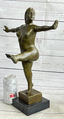 Fernando Botero Nude Girl Kicking Bronze Metal Statue Sculpture Modern Art 17" x 11"