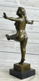 Fernando Botero Nude Girl Kicking Bronze Metal Statue Sculpture Modern Art 17" x 11"