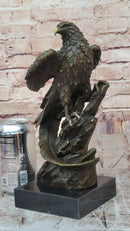 Regal Bronze Eagle Sculpture – Majestic Bird of Prey on Marble Base