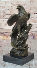 Regal Bronze Eagle Sculpture – Majestic Bird of Prey on Marble Base
