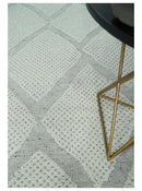 Contemporary 8x10 Ivory and Silver Traditional Geometrical Pattern Hand Knotted Wool Area Rug
