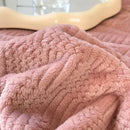 Cozy jacquard plush blanket cream & black bedroom throw