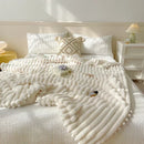 DecorBites™ Luxe Faux Rabbit & Lamb's Wool Weighted Blanket for Cozy Autumn Winter Warmth