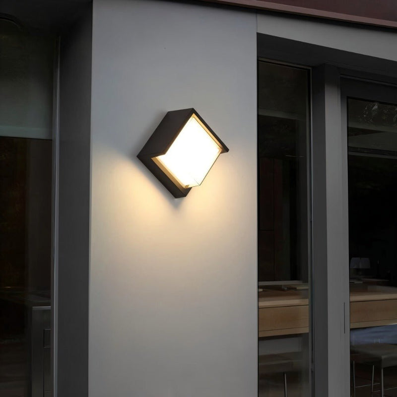 Ektos Outdoor Wall Lamp