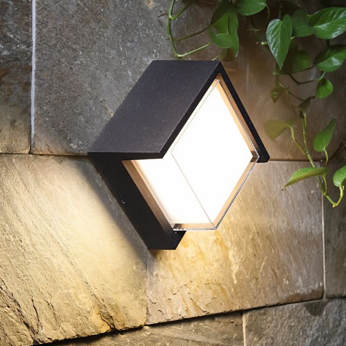 Ektos Outdoor Wall Lamp