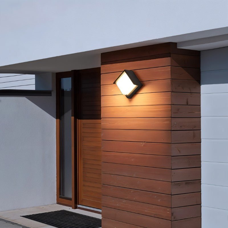 Ektos Outdoor Wall Lamp