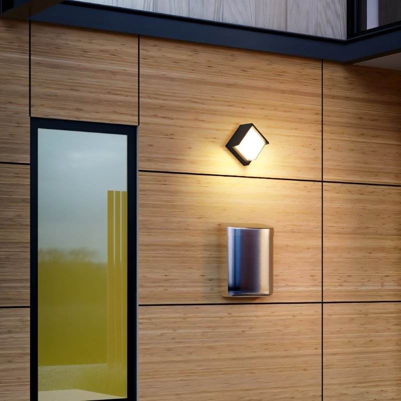 Ektos Outdoor Wall Lamp