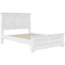 Traditional Town and Country Style Pinewood Vintage Queen Bed, White
