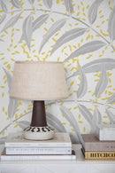Botanical Wallpaper Featuring Stylized Leaves in Gray and Yellow - X038