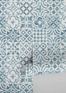 Tile Wallpaper with a Watercolor Patchwork Motif in Blue - D526