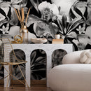 Botanical Wallpaper Featuring Flowers in Black and White - B054