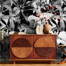 Botanical Wallpaper Featuring Flowers in Black and White - B054