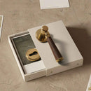 Manus Handle and Lock