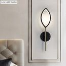 DecorBites™ Modern Leaf-Shaped Metallic Wall Sconce - Black/Gold Finish - LED Wall Light for Living Room
