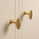 Nadir Knob