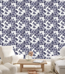 Fashionable White Wallpaper with Flowers