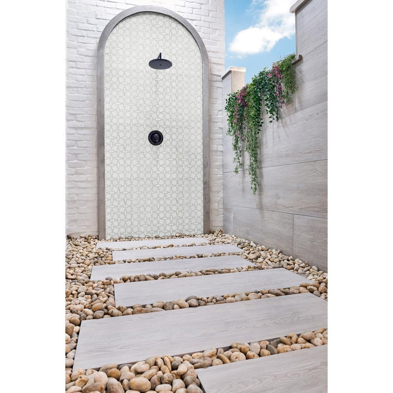 Bianco gridwork 12X12 polished marble mesh mounted mosaic tile SMOT-BIANDOL-GRIDP product shot out door view