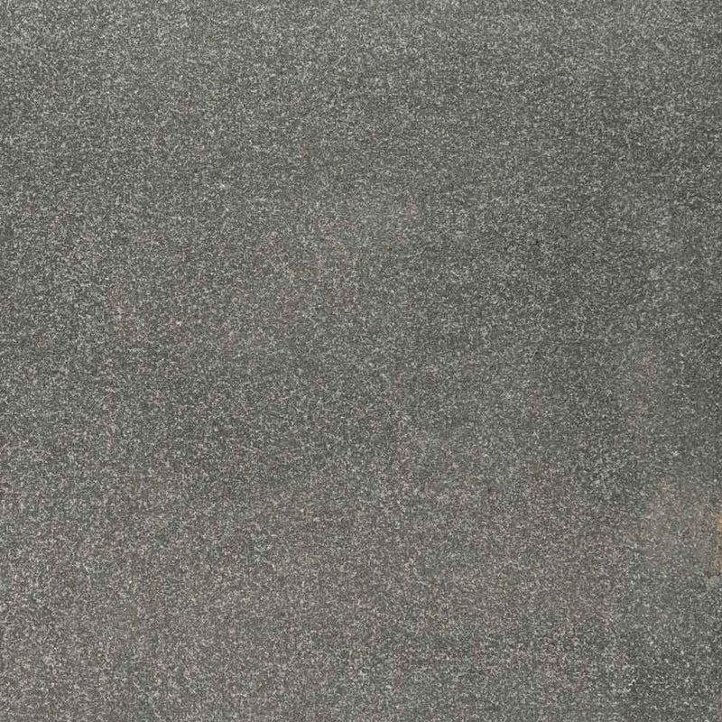 Gray mist 24x24 flamed granite pavers LPAVGGRYMST2424FL product shot wall view 3